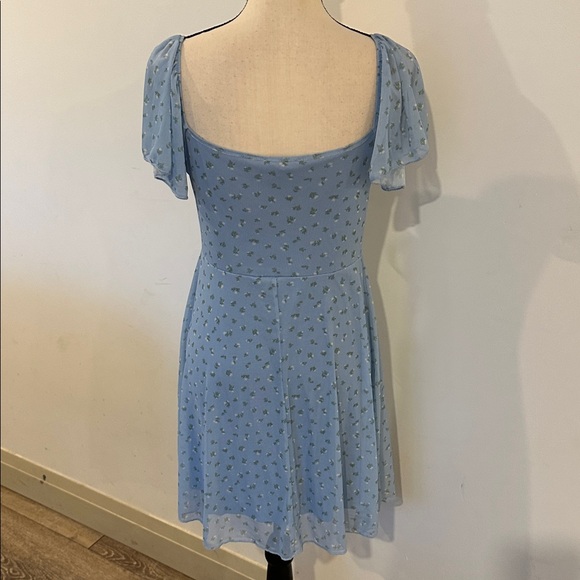 See You Monday Elegant Light Blue Floral Mini Dress Large - Picture 3 of 8